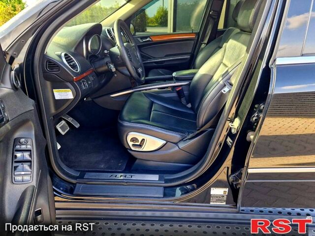 Чорний Мерседес ГЛ-Клас, об'ємом двигуна 4.7 л та пробігом 0 тис. км за 10500 $, фото 7 на Automoto.ua