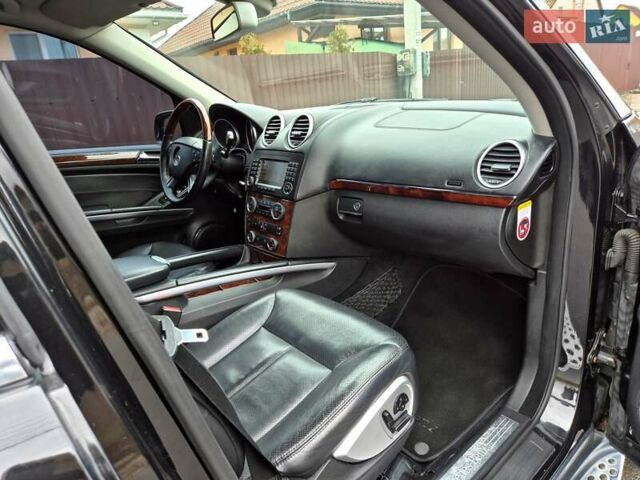 Чорний Мерседес ГЛ-Клас, об'ємом двигуна 5.46 л та пробігом 226 тис. км за 11600 $, фото 24 на Automoto.ua