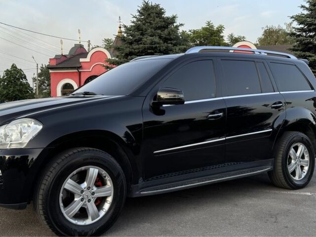 Черный Мерседес ГЛ-класс, объемом двигателя 4.7 л и пробегом 250 тыс. км за 12000 $, фото 14 на Automoto.ua