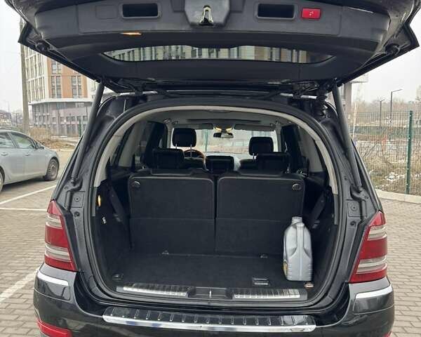 Черный Мерседес ГЛ-класс, объемом двигателя 5.46 л и пробегом 303 тыс. км за 15000 $, фото 8 на Automoto.ua