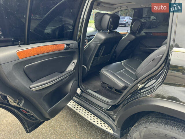 Мерседес ГЛ-класс 2006 в Белой Церкве на Automoto.ua Черный Мерседес ГЛ-класс, объемом двигателя 4.66 л и пробегом 321 тыс. км за 8200 $, фото 15 на Automoto.ua