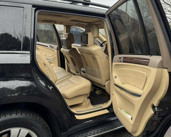 Черный Мерседес ГЛ-класс, объемом двигателя 4.66 л и пробегом 105 тыс. км за 14500 $, фото 20 на Automoto.ua