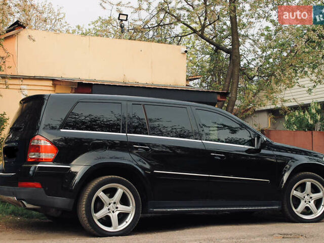 Черный Мерседес ГЛ-класс, объемом двигателя 5.46 л и пробегом 237 тыс. км за 14000 $, фото 2 на Automoto.ua