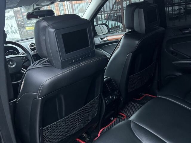 Чорний Мерседес ГЛ-Клас, об'ємом двигуна 5.5 л та пробігом 320 тис. км за 10500 $, фото 9 на Automoto.ua