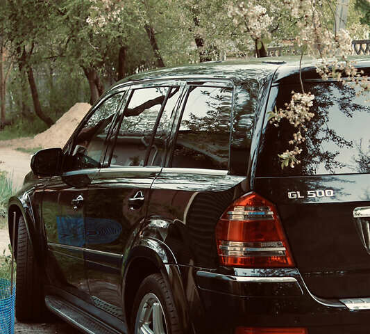 Черный Мерседес ГЛ-класс, объемом двигателя 5.46 л и пробегом 237 тыс. км за 14000 $, фото 1 на Automoto.ua