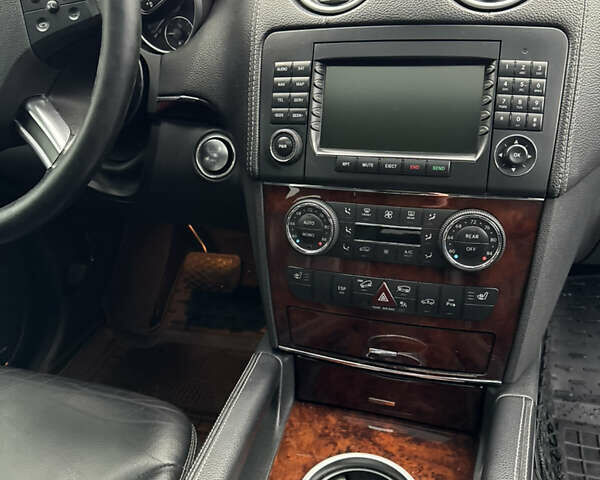 Черный Мерседес ГЛ-класс, объемом двигателя 4.7 л и пробегом 177 тыс. км за 10700 $, фото 36 на Automoto.ua