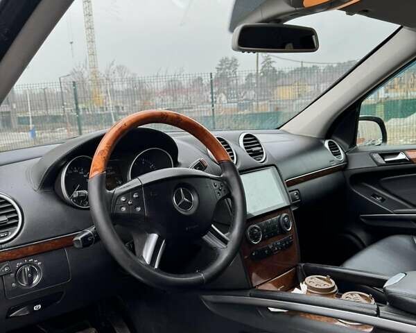 Черный Мерседес ГЛ-класс, объемом двигателя 5.46 л и пробегом 303 тыс. км за 15000 $, фото 18 на Automoto.ua