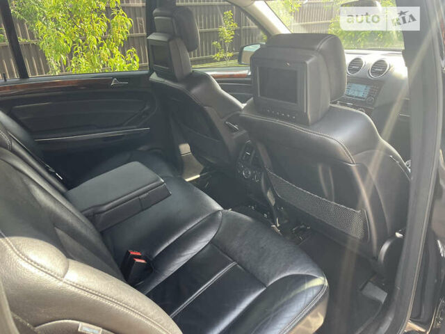 Черный Мерседес ГЛ-класс, объемом двигателя 4.7 л и пробегом 177 тыс. км за 10700 $, фото 20 на Automoto.ua