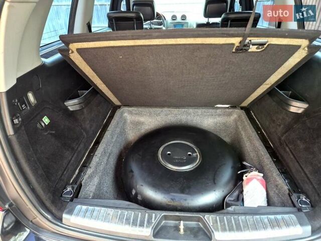 Чорний Мерседес ГЛ-Клас, об'ємом двигуна 5.46 л та пробігом 226 тис. км за 11600 $, фото 50 на Automoto.ua