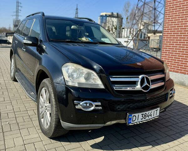 Черный Мерседес ГЛ-класс, объемом двигателя 4.2 л и пробегом 340 тыс. км за 11700 $, фото 1 на Automoto.ua