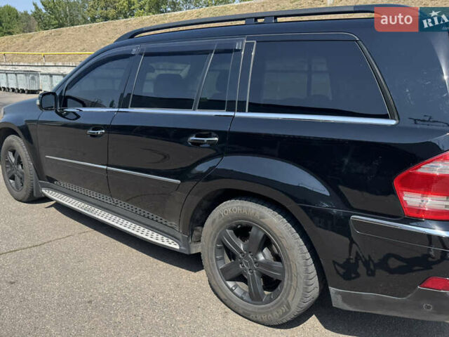 Чорний Мерседес ГЛ-Клас, об'ємом двигуна 4.7 л та пробігом 275 тис. км за 14500 $, фото 16 на Automoto.ua