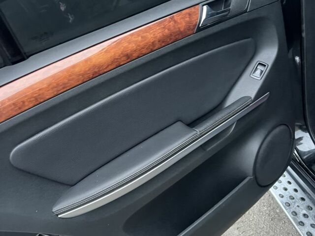 Чорний Мерседес ГЛ-Клас, об'ємом двигуна 5.5 л та пробігом 320 тис. км за 10500 $, фото 11 на Automoto.ua