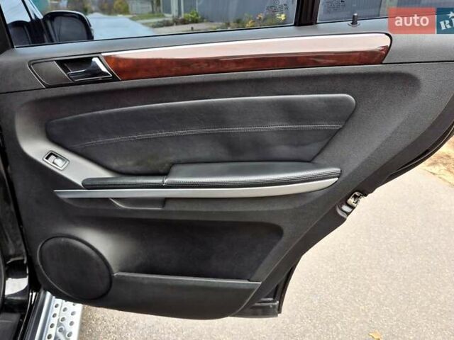 Чорний Мерседес ГЛ-Клас, об'ємом двигуна 5.46 л та пробігом 226 тис. км за 11600 $, фото 20 на Automoto.ua