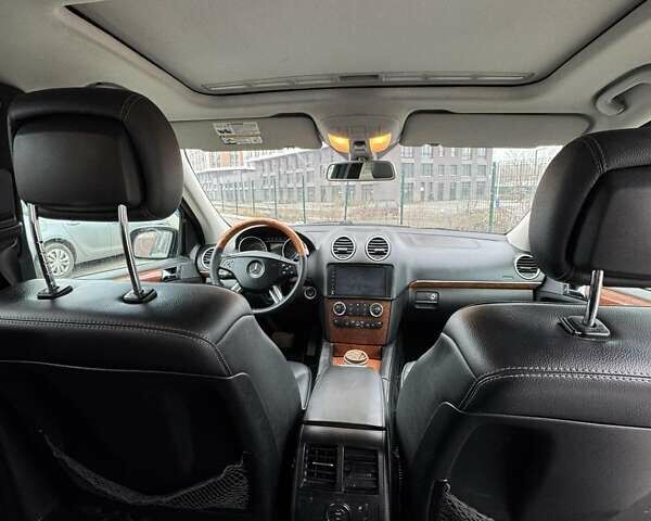 Черный Мерседес ГЛ-класс, объемом двигателя 5.46 л и пробегом 303 тыс. км за 15000 $, фото 10 на Automoto.ua