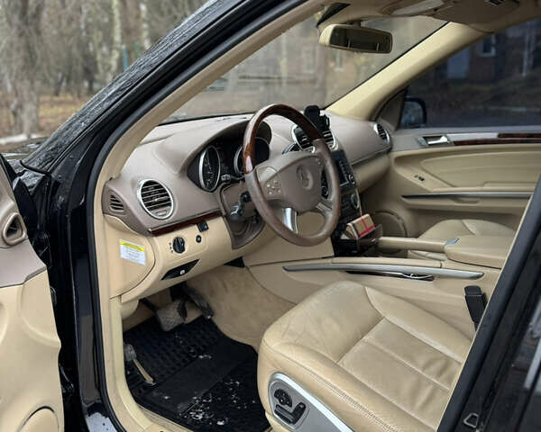 Черный Мерседес ГЛ-класс, объемом двигателя 4.66 л и пробегом 105 тыс. км за 14500 $, фото 16 на Automoto.ua