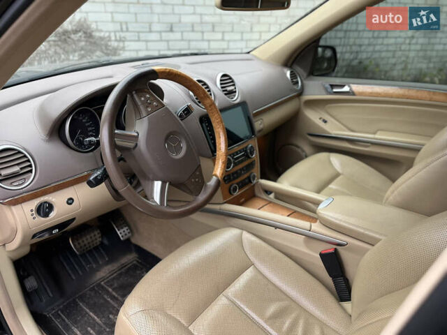 Черный Мерседес ГЛ-класс, объемом двигателя 5.46 л и пробегом 237 тыс. км за 14000 $, фото 6 на Automoto.ua