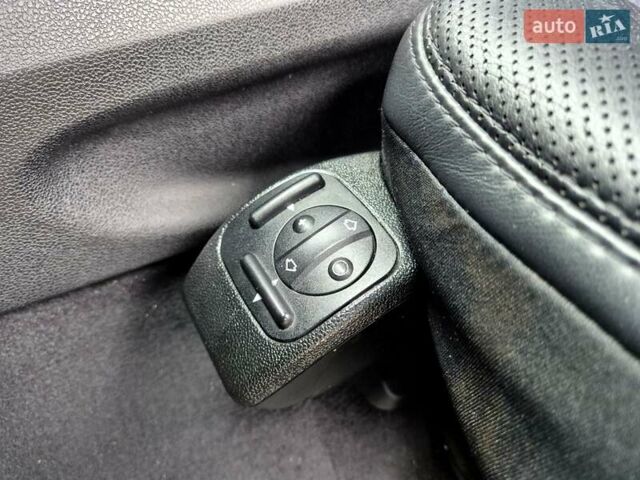 Чорний Мерседес ГЛ-Клас, об'ємом двигуна 5.46 л та пробігом 226 тис. км за 11600 $, фото 36 на Automoto.ua