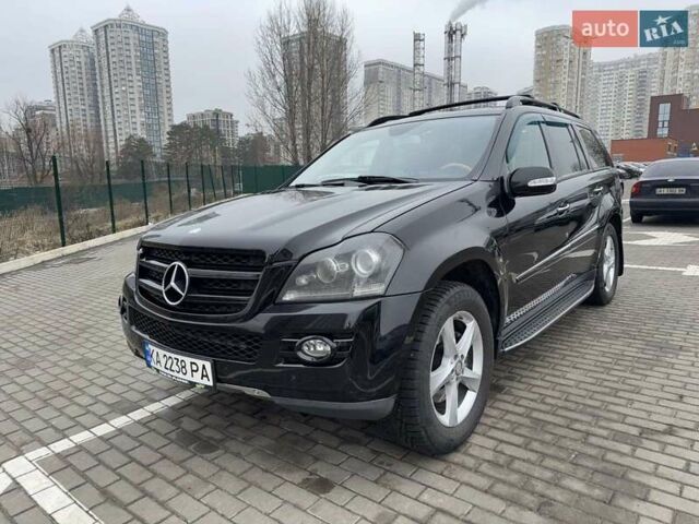 Черный Мерседес ГЛ-класс, объемом двигателя 5.46 л и пробегом 303 тыс. км за 15000 $, фото 16 на Automoto.ua