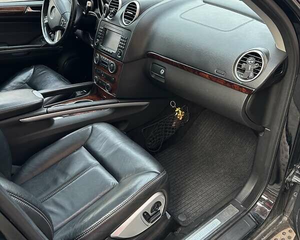 Мерседес ГЛ-класс 2006 в Харькове на Automoto.ua Черный Мерседес ГЛ-класс, объемом двигателя 0.31 л и пробегом 240 тыс. км за 10900 $, фото 7 на Automoto.ua