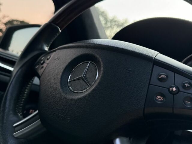 Черный Мерседес ГЛ-класс, объемом двигателя 4.7 л и пробегом 250 тыс. км за 12000 $, фото 20 на Automoto.ua