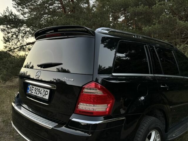 Черный Мерседес ГЛ-класс, объемом двигателя 4.7 л и пробегом 250 тыс. км за 12000 $, фото 23 на Automoto.ua