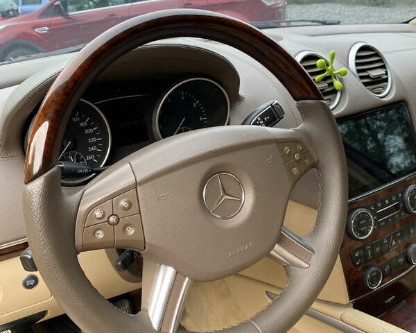 Черный Мерседес ГЛ-класс, объемом двигателя 5.5 л и пробегом 460 тыс. км за 12649 $, фото 14 на Automoto.ua