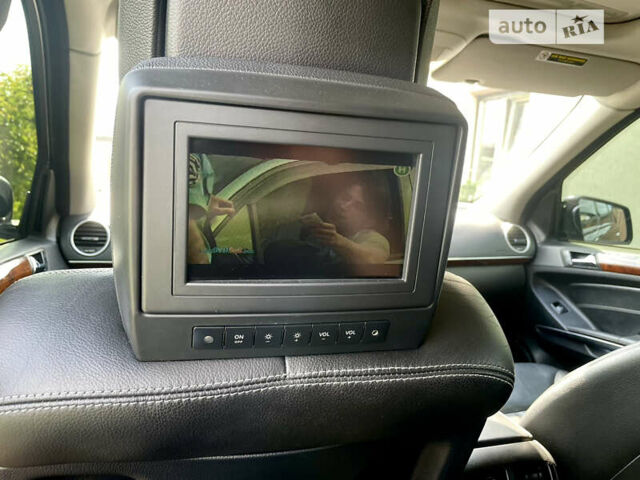 Чорний Мерседес ГЛ-Клас, об'ємом двигуна 4.7 л та пробігом 177 тис. км за 10400 $, фото 16 на Automoto.ua