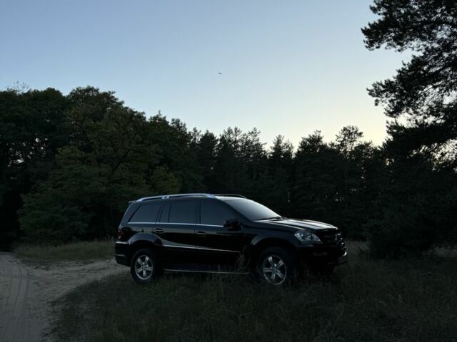 Черный Мерседес ГЛ-класс, объемом двигателя 4.7 л и пробегом 250 тыс. км за 12000 $, фото 22 на Automoto.ua