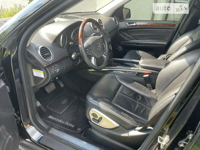 Черный Мерседес ГЛ-класс, объемом двигателя 4.7 л и пробегом 177 тыс. км за 10700 $, фото 12 на Automoto.ua