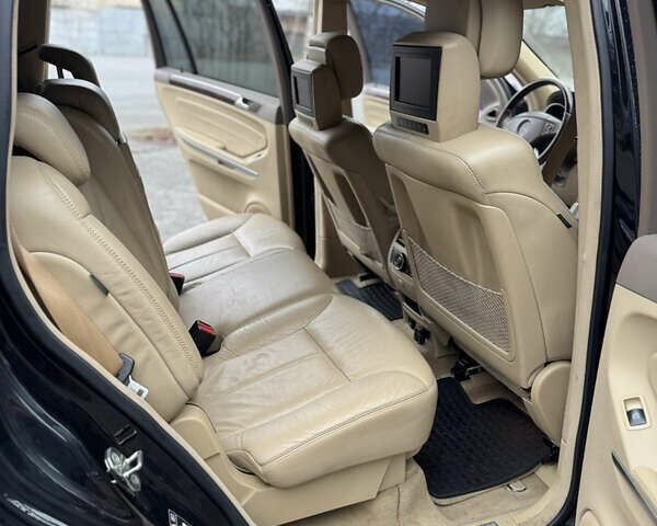 Черный Мерседес ГЛ-класс, объемом двигателя 4.66 л и пробегом 105 тыс. км за 14500 $, фото 21 на Automoto.ua