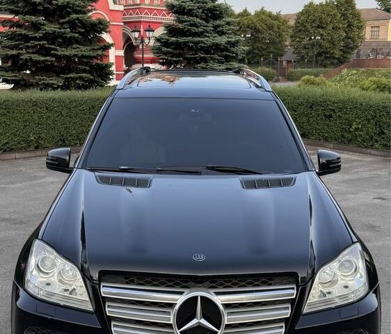 Черный Мерседес ГЛ-класс, объемом двигателя 4.7 л и пробегом 250 тыс. км за 12000 $, фото 7 на Automoto.ua