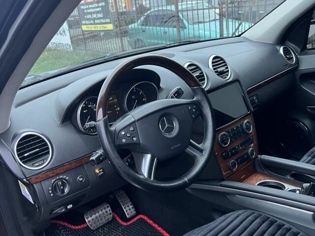 Чорний Мерседес ГЛ-Клас, об'ємом двигуна 5.5 л та пробігом 320 тис. км за 10500 $, фото 6 на Automoto.ua