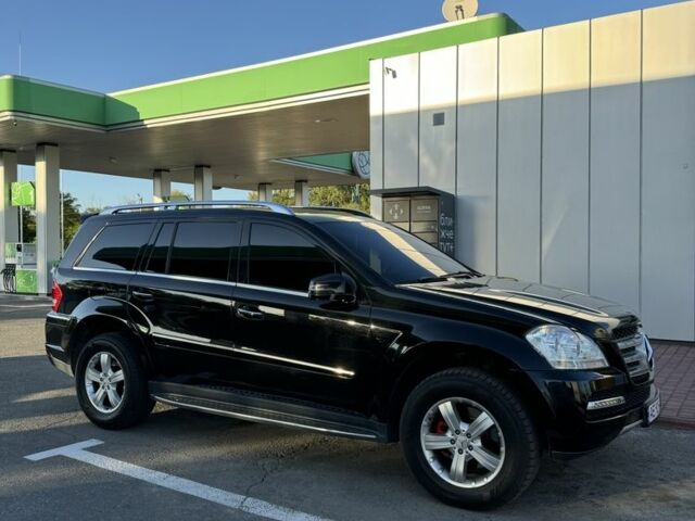 Черный Мерседес ГЛ-класс, объемом двигателя 4.7 л и пробегом 250 тыс. км за 12000 $, фото 21 на Automoto.ua
