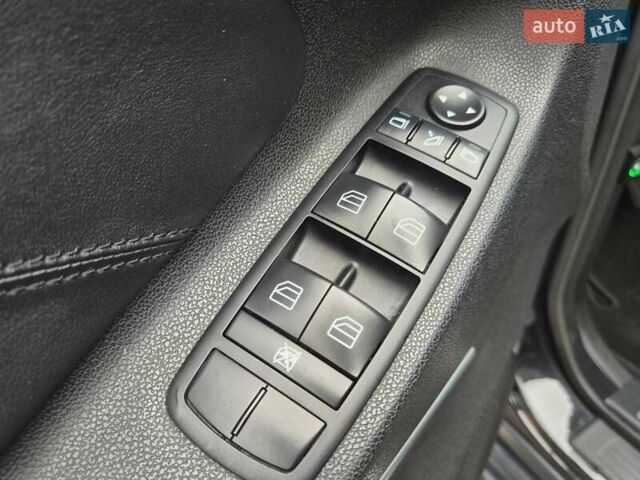 Чорний Мерседес ГЛ-Клас, об'ємом двигуна 5.46 л та пробігом 226 тис. км за 11600 $, фото 32 на Automoto.ua