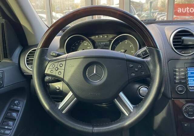 Черный Мерседес ГЛ-класс, объемом двигателя 4.66 л и пробегом 152 тыс. км за 11490 $, фото 18 на Automoto.ua