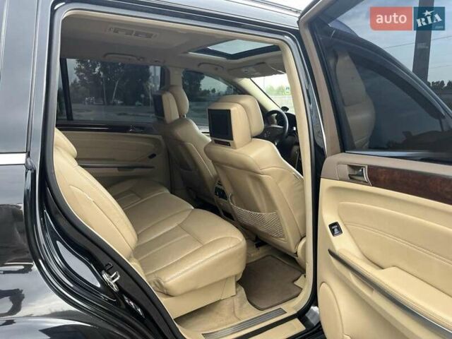 Черный Мерседес ГЛ-класс, объемом двигателя 5.46 л и пробегом 231 тыс. км за 13700 $, фото 7 на Automoto.ua