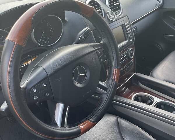 Черный Мерседес ГЛ-класс, объемом двигателя 4.66 л и пробегом 286 тыс. км за 14500 $, фото 50 на Automoto.ua