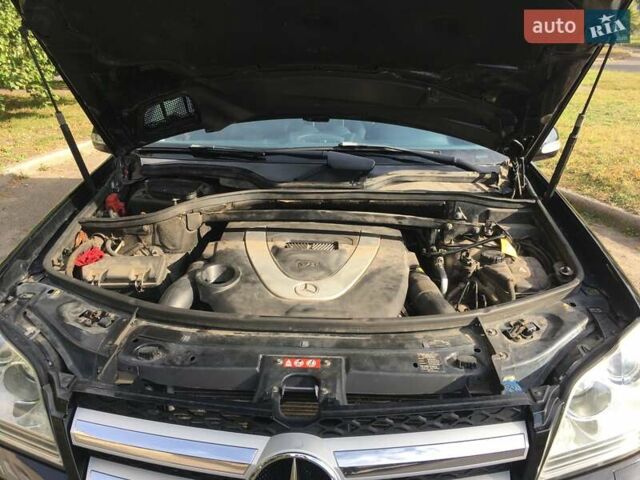 Чорний Мерседес ГЛ-Клас, об'ємом двигуна 5.46 л та пробігом 203 тис. км за 14000 $, фото 10 на Automoto.ua