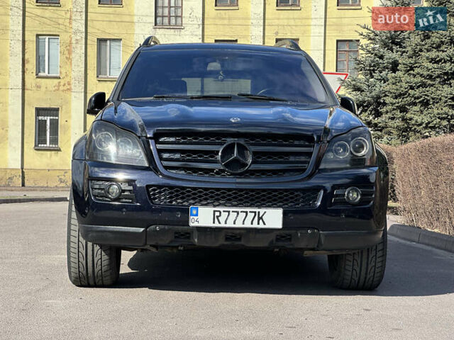 Черный Мерседес ГЛ-класс, объемом двигателя 4.66 л и пробегом 250 тыс. км за 10500 $, фото 1 на Automoto.ua