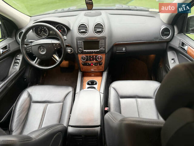 Чорний Мерседес ГЛ-Клас, об'ємом двигуна 4.66 л та пробігом 160 тис. км за 8900 $, фото 40 на Automoto.ua