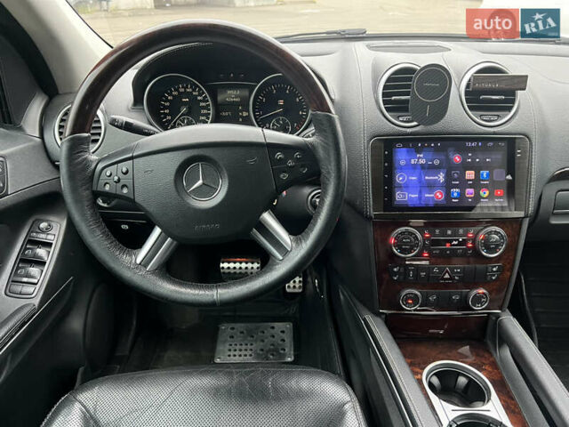 Черный Мерседес ГЛ-класс, объемом двигателя 4.66 л и пробегом 427 тыс. км за 10999 $, фото 10 на Automoto.ua