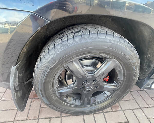 Черный Мерседес ГЛ-класс, объемом двигателя 4.66 л и пробегом 288 тыс. км за 10000 $, фото 4 на Automoto.ua