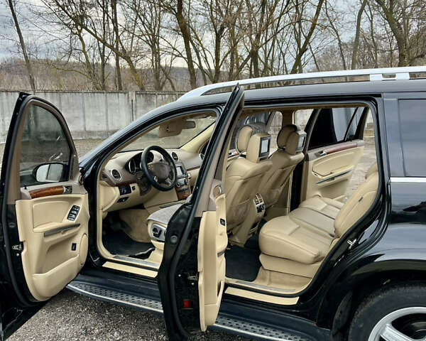 Черный Мерседес ГЛ-класс, объемом двигателя 4.7 л и пробегом 300 тыс. км за 8900 $, фото 22 на Automoto.ua