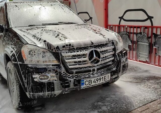 Черный Мерседес ГЛ-класс, объемом двигателя 5.5 л и пробегом 245 тыс. км за 17000 $, фото 16 на Automoto.ua