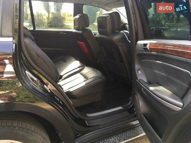 Чорний Мерседес ГЛ-Клас, об'ємом двигуна 5.46 л та пробігом 203 тис. км за 14000 $, фото 8 на Automoto.ua