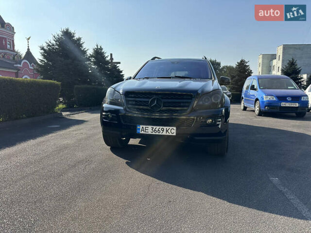 Черный Мерседес ГЛ-класс, объемом двигателя 4.66 л и пробегом 250 тыс. км за 10500 $, фото 11 на Automoto.ua