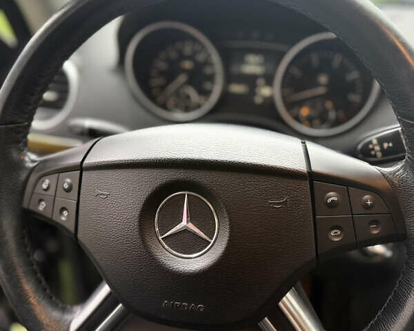 Чорний Мерседес ГЛ-Клас, об'ємом двигуна 4.66 л та пробігом 160 тис. км за 8900 $, фото 29 на Automoto.ua