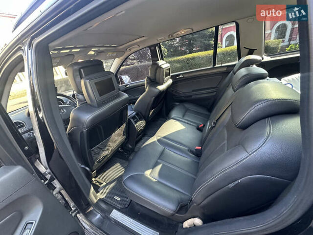 Чорний Мерседес ГЛ-Клас, об'ємом двигуна 4.66 л та пробігом 250 тис. км за 10500 $, фото 26 на Automoto.ua