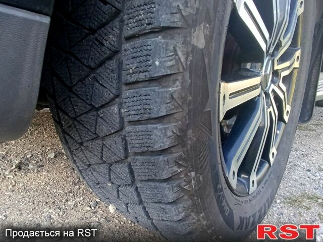 Черный Мерседес ГЛ-класс, объемом двигателя 4.7 л и пробегом 233 тыс. км за 12000 $, фото 6 на Automoto.ua