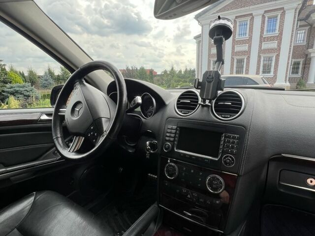 Черный Мерседес ГЛ-класс, объемом двигателя 4.7 л и пробегом 605 тыс. км за 13000 $, фото 13 на Automoto.ua